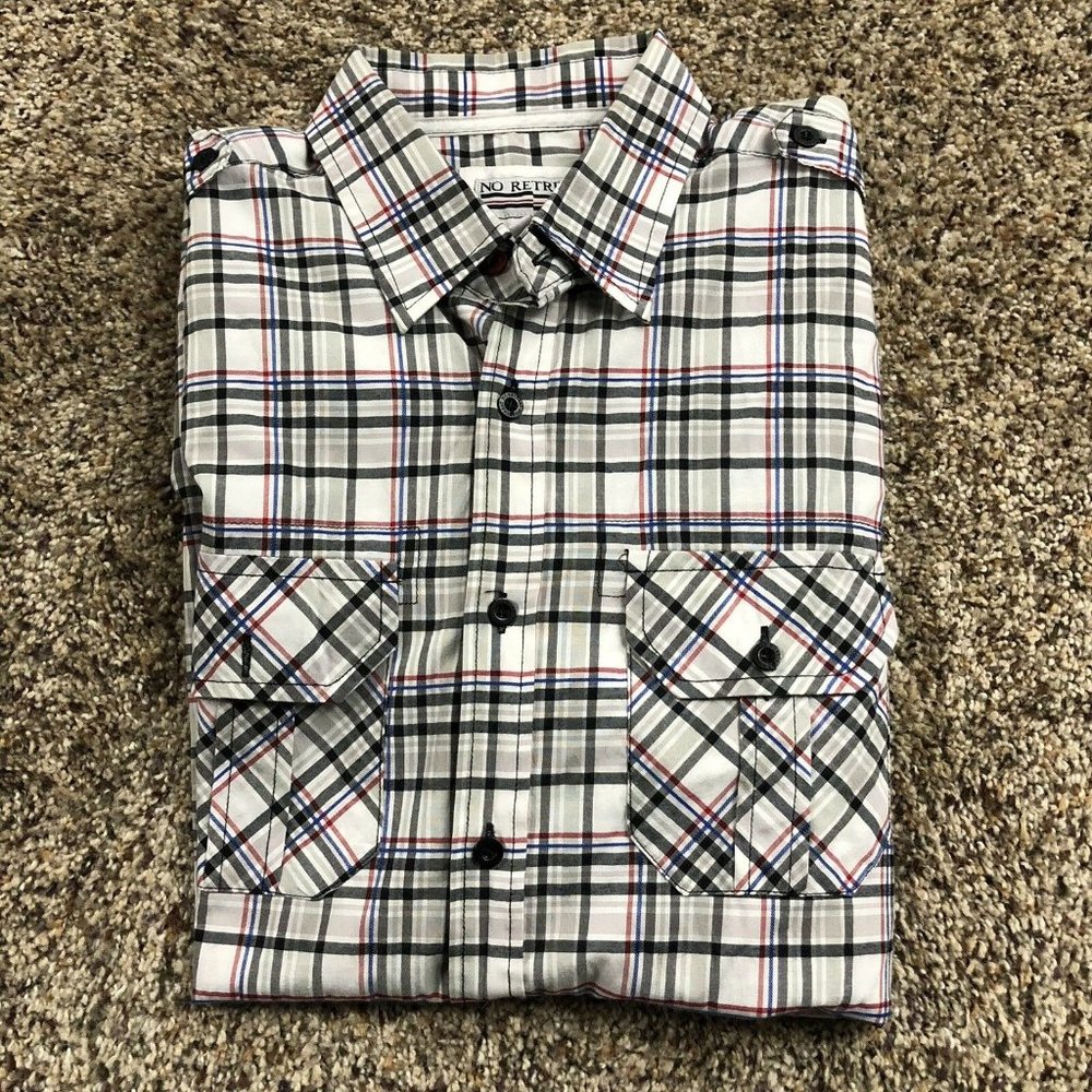 No retreat Size‎ Medium Mens Dress Shirt Button